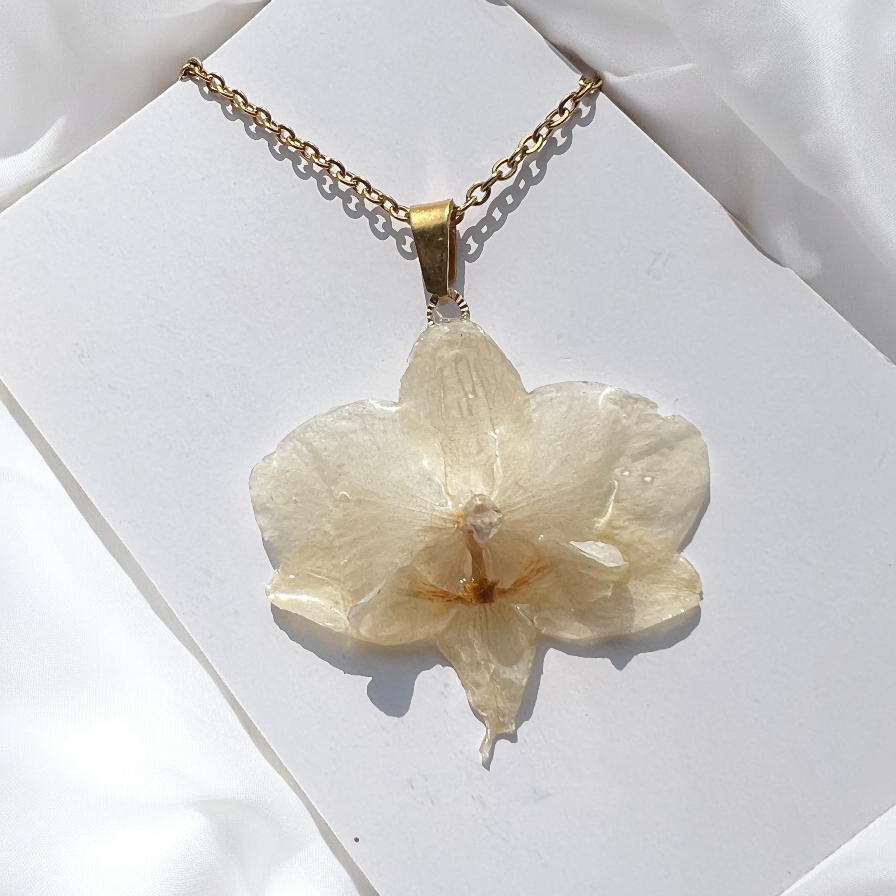 Collar Orquídea blanca mini
