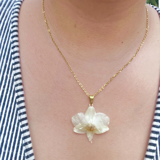 Collar Orquídea blanca mini